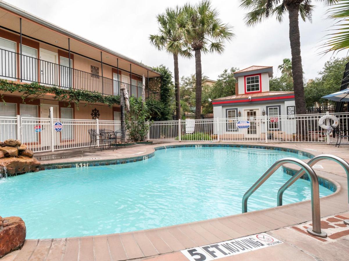 Oyo Hotel & Apartments Houston Galleria Dış mekan fotoğraf